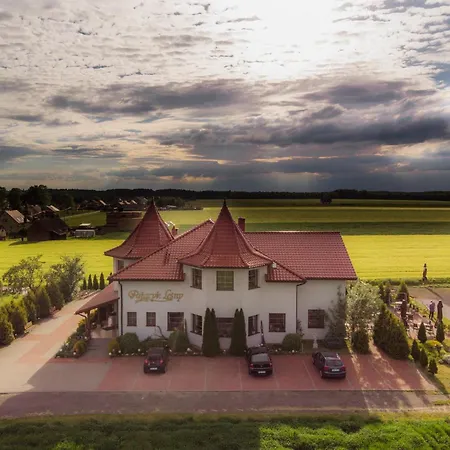 Palacyk Lesny ベッド・アンド・ブレックファスト *