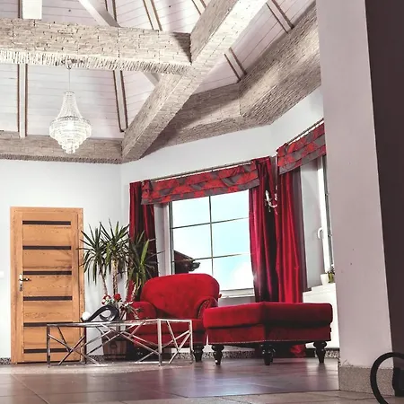 Palacyk Lesny Bed & Breakfast Lacza