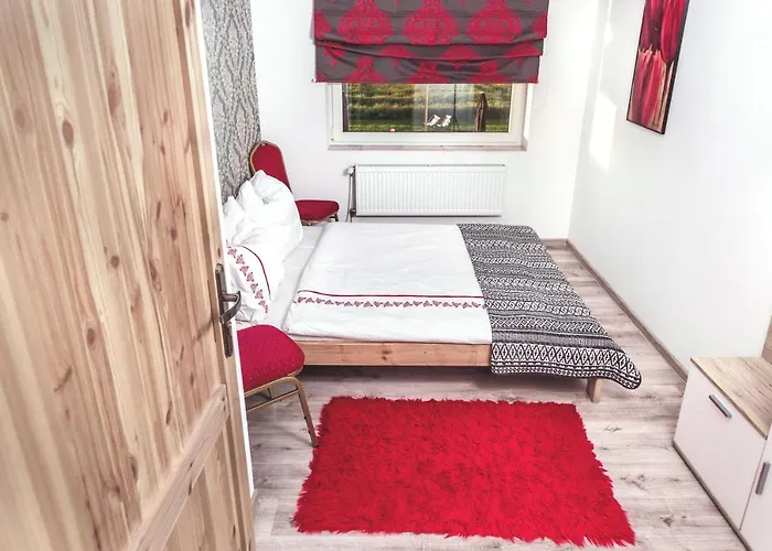 ベッド・アンド・ブレックファスト Palacyk Lesny *